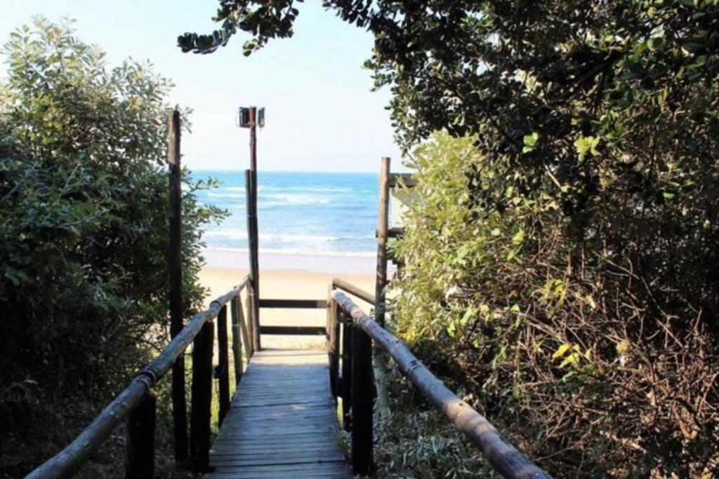 Direct Access To The Beach Port Edward Buitenkant foto