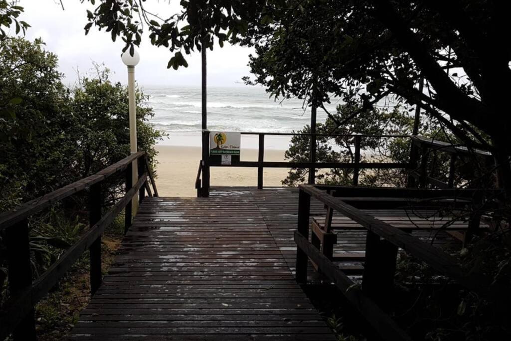 Direct Access To The Beach Port Edward Buitenkant foto